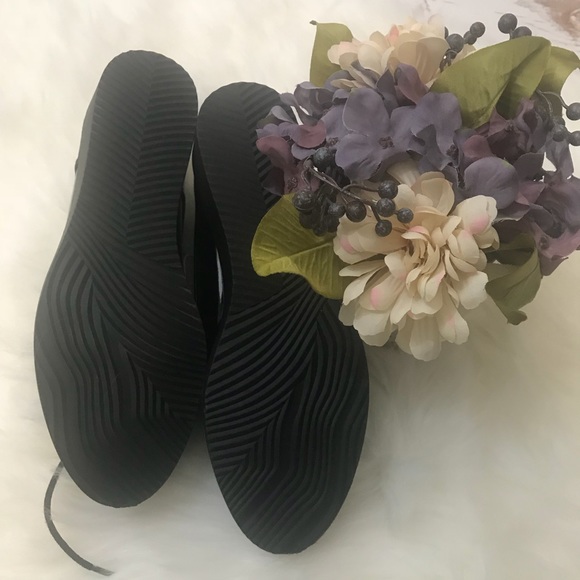 Women Madden Girl Written Platform casual Shoes - Picture 4 of 5